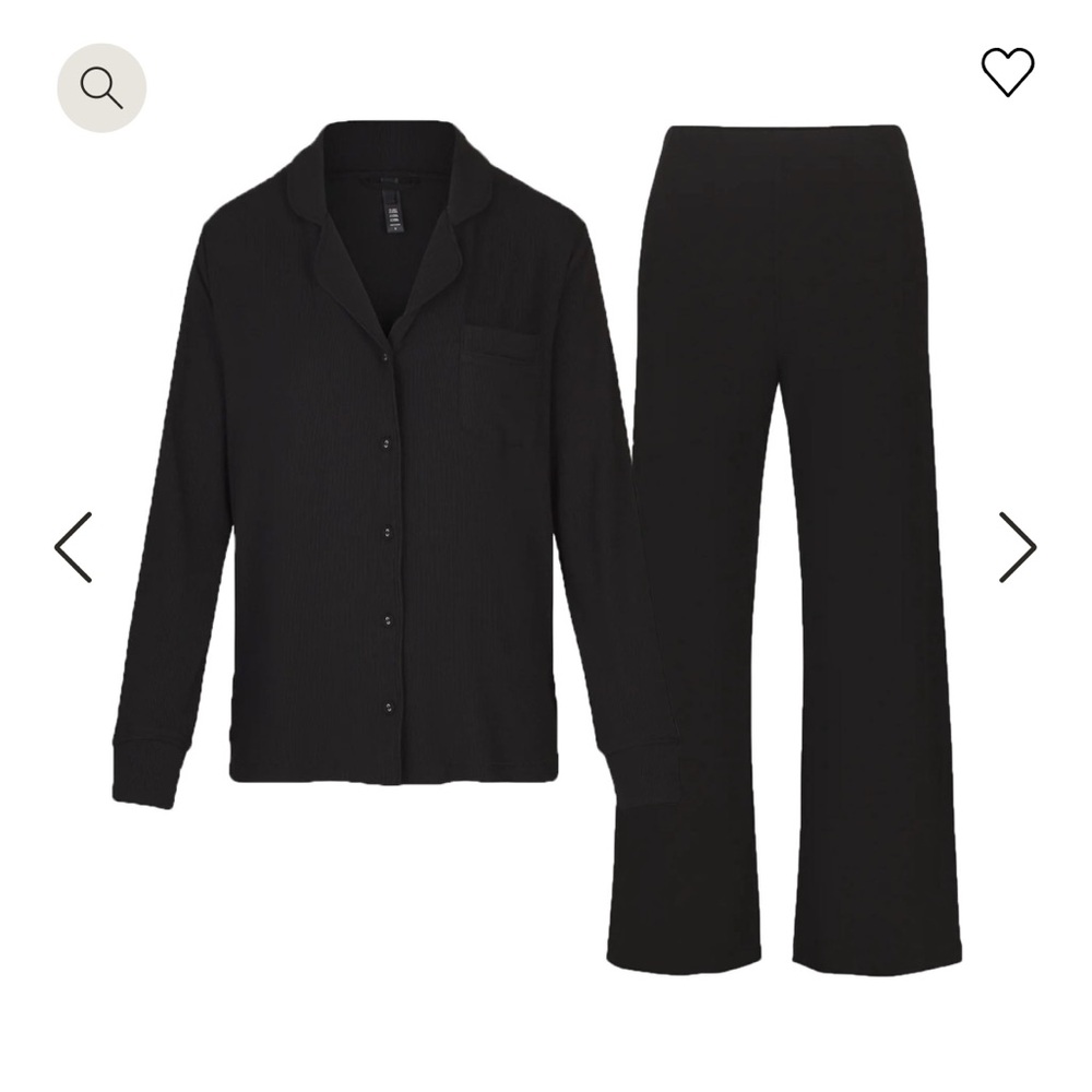 SKIMS Women's Pajamas in Black Size Small